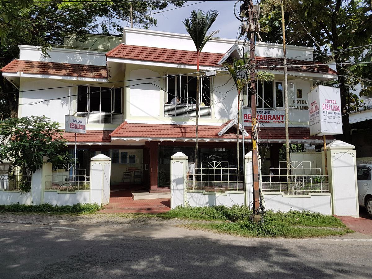 Casa Linda Hotel Kochi Exterior photo